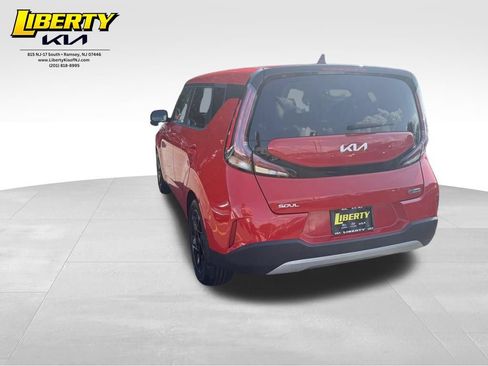 Used 2023 Kia Soul EX FWD image 5