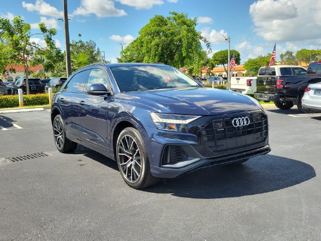 Used 2023 Audi Q8 Premium Plus AWD/4WD image 3