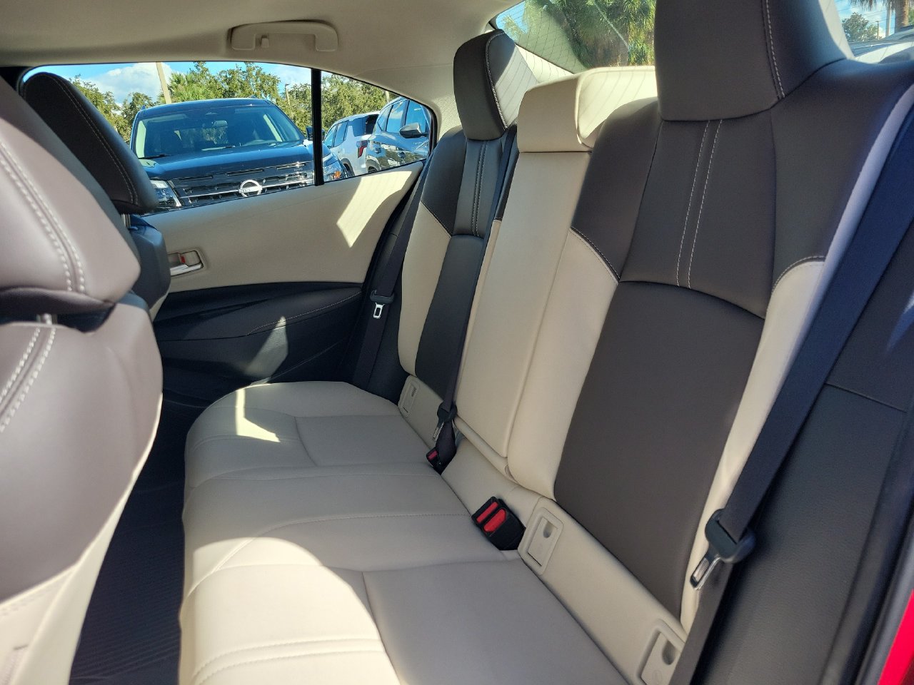 Used 2025 Toyota Corolla XLE FWD image 10