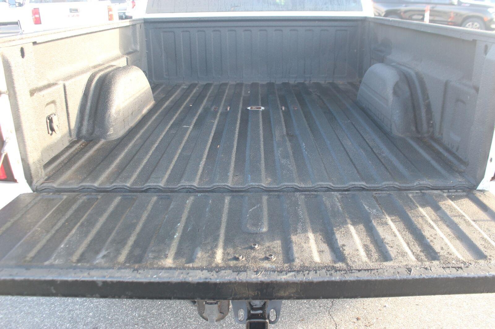 Used 2007 Chevrolet Silverado 2500 W/T w/ Heavy-Duty Power Package AWD/4WD image 12