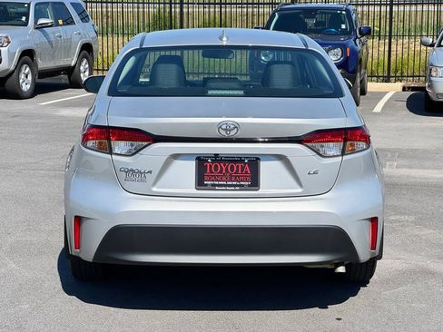 Used 2025 Toyota Corolla LE FWD image 5