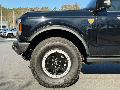 Used 2023 Ford Bronco Badlands w/ Sasquatch Package image 11