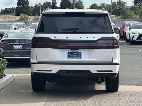 Used 2019 Lincoln Navigator Reserve AWD/4WD image 5