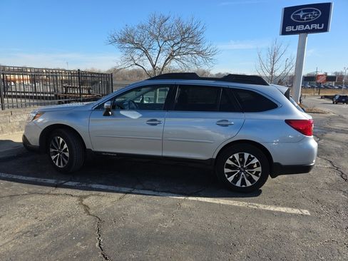 Used 2016 Subaru Outback 2.5i Limited image 6