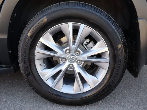 Used 2015 Toyota Highlander XLE FWD image 45