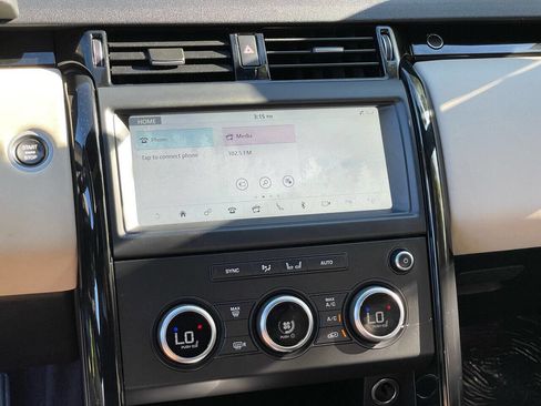 Used 2020 Land Rover Discovery SE image 24