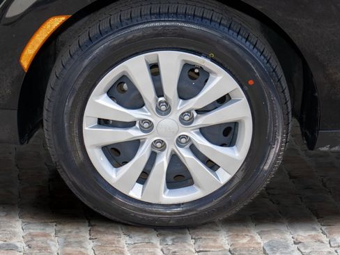 Used 2023 Kia Soul LX image 34