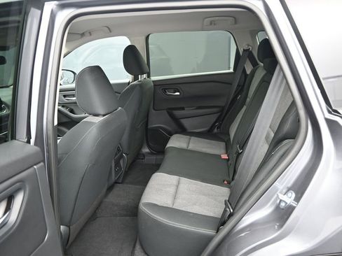 Used 2026 Nissan Rogue SV w/ Cold Weather Package FWD image 11