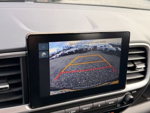 Certified 2026 Hyundai Venue SEL FWD image 27