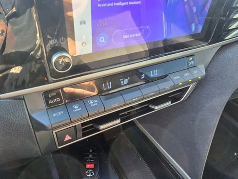 Used 2025 Toyota Camry LE image 13