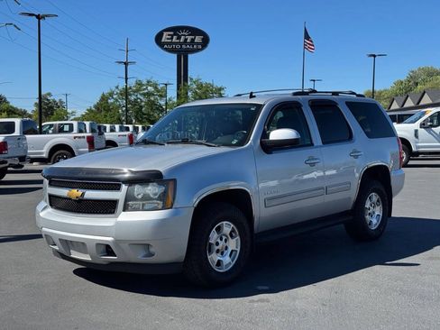 Used 2013 Chevrolet Tahoe LT w/ Luxury Package AWD/4WD image 3