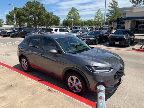 Used 2025 Honda HR-V LX image 3