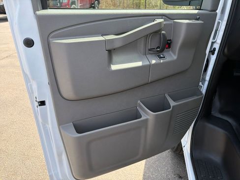 New 2026 GMC Savana 2500 w/ Driver Convenience Package RWD image 11