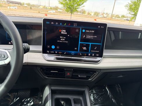 Certified 2025 Volkswagen Tiguan SE image 20