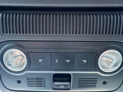 Used 2013 Volkswagen Beetle 2.0T image 22