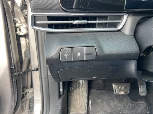 Used 2024 Hyundai Elantra SEL w/ Convenience Package image 17