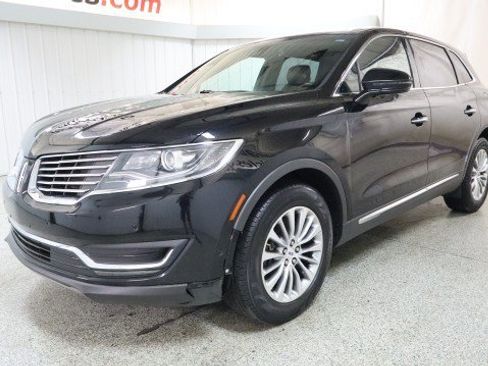 Used 2017 Lincoln MKX Reserve w/ Driver Assistance Package AWD/4WD image 2
