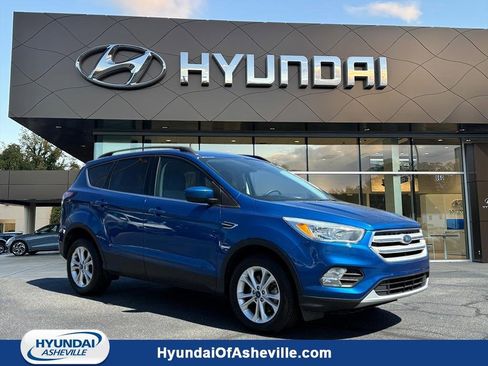 Used 2018 Ford Escape SE w/ SE Sync 3 Package image 1