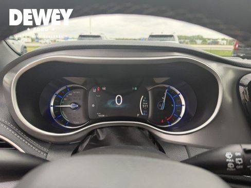 Used 2025 Chrysler Pacifica Select FWD image 16