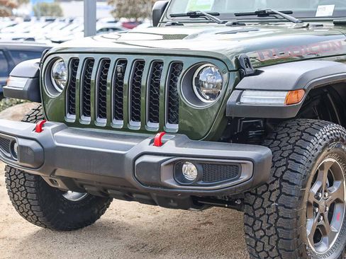 Used 2023 Jeep Gladiator Rubicon w/ LED Lighting Group AWD/4WD image 18