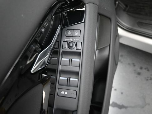 New 2026 Land Rover Range Rover Evoque S AWD/4WD image 19