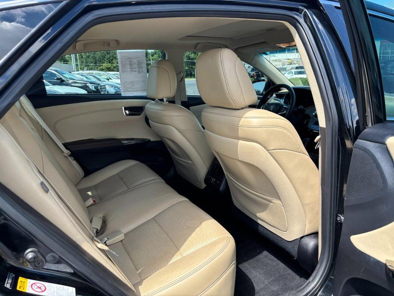 Used 2014 Toyota Avalon Limited w/ Technology Package FWD image 10