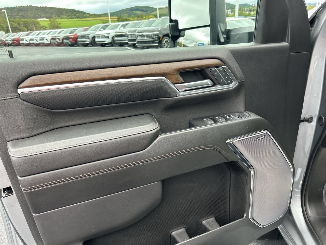 Used 2024 Chevrolet Silverado 2500 High Country w/ Technology Package AWD/4WD image 20