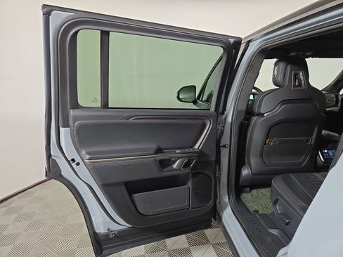 Used 2022 Rivian R1S Launch Edition AWD/4WD image 17