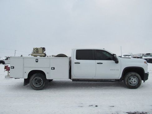 Used 2022 Chevrolet Silverado 3500 W/T w/ WT Convenience Package image 2