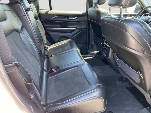 Used 2023 Jeep Grand Cherokee Altitude AWD/4WD image 24