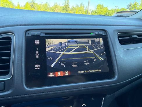 Used 2017 Honda HR-V EX image 10