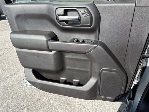 Used 2024 Chevrolet Silverado 1500 Custom Trail Boss w/ LPO, Dark Essentials Package image 9