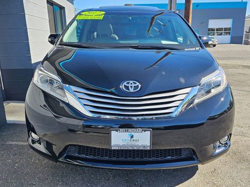 Used 2017 Toyota Sienna Limited Premium AWD/4WD image 7