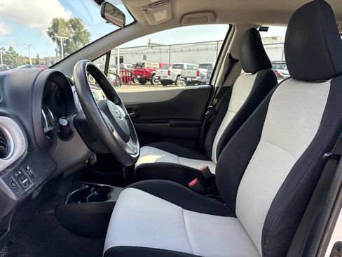 Used 2013 Toyota Yaris LE FWD image 5
