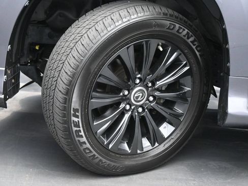 Used 2023 Lexus GX 460 Premium w/ Accessory Package AWD/4WD image 25