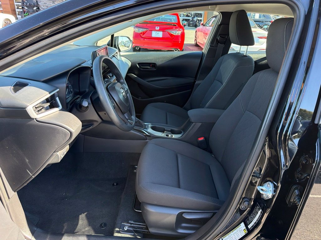 Used 2025 Toyota Corolla LE FWD image 11