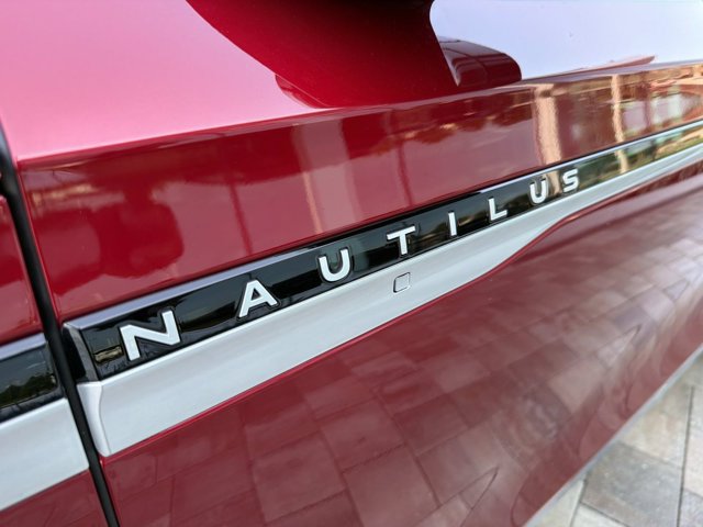 New 2026 Lincoln Nautilus Premier AWD/4WD image 7