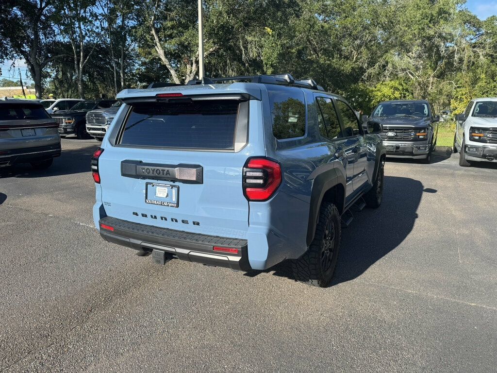 Used 2025 Toyota 4Runner SR5 AWD/4WD image 10