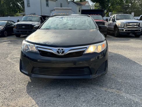 Used 2012 Toyota Camry LE image 3
