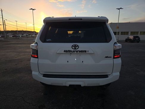 Used 2022 Toyota 4Runner SR5 Premium w/ Moonroof Package image 7