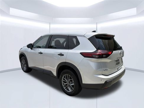 Used 2024 Nissan Rogue S AWD/4WD image 5