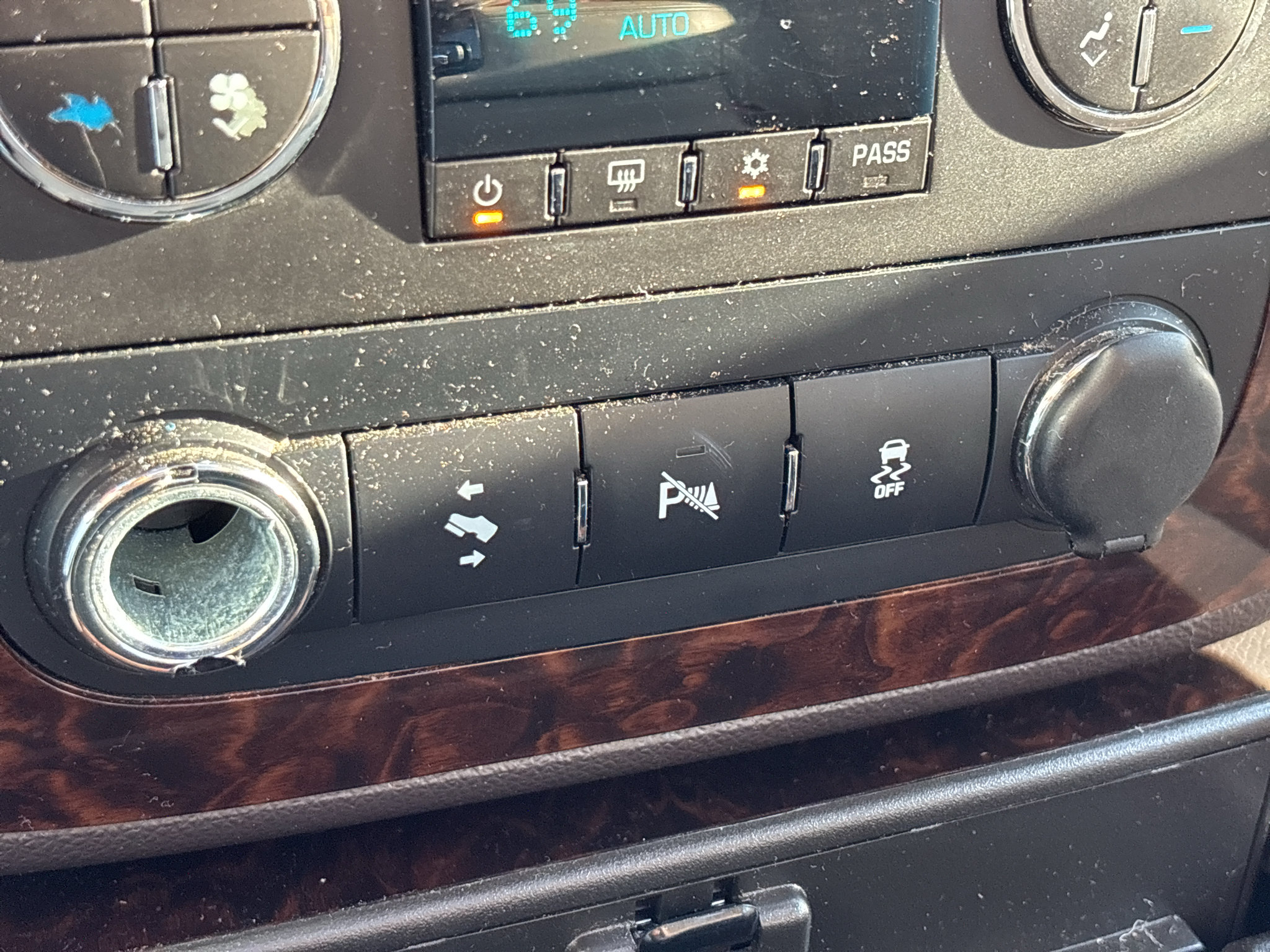 Used 2013 GMC Yukon XL Denali RWD image 25