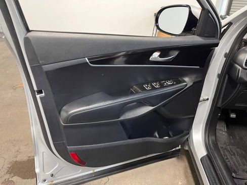 Used 2020 Kia Sorento AWD V6 image 24