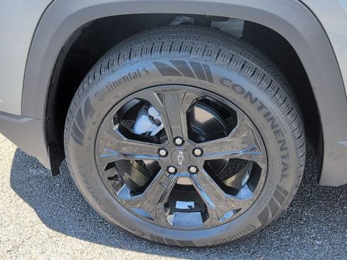 Used 2026 Chevrolet Equinox LT w/ Convenience Package II FWD image 12