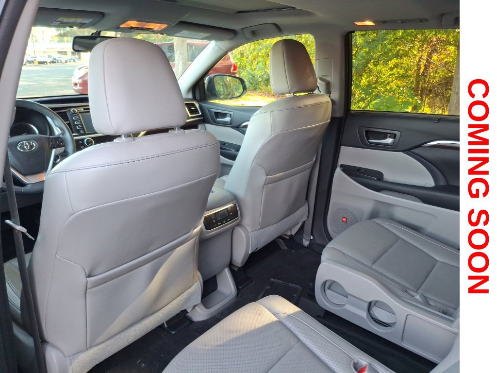 Used 2016 Toyota Highlander Limited AWD/4WD image 13