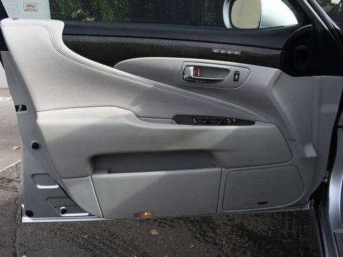 Used 2010 Lexus LS 460 AWD image 13