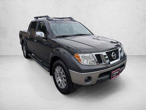 Used 2012 Nissan Frontier 4x4 Crew Cab image 3