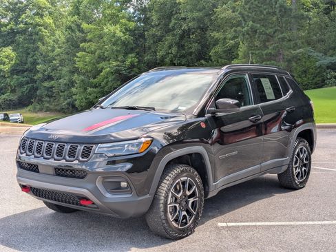 Used 2024 Jeep Compass Trailhawk w/ Trailhawk Elite Group AWD/4WD image 5