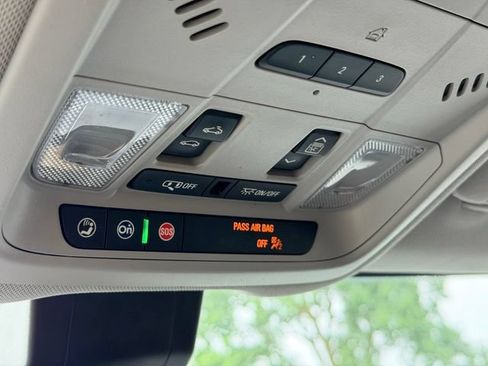 Used 2020 Chevrolet Equinox Premier FWD image 18