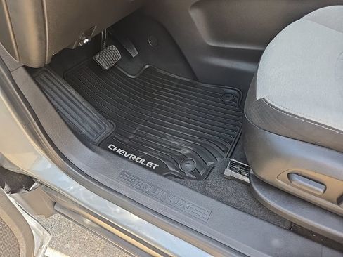 Used 2023 Chevrolet Equinox LS w/ LS Convenience Package FWD image 36